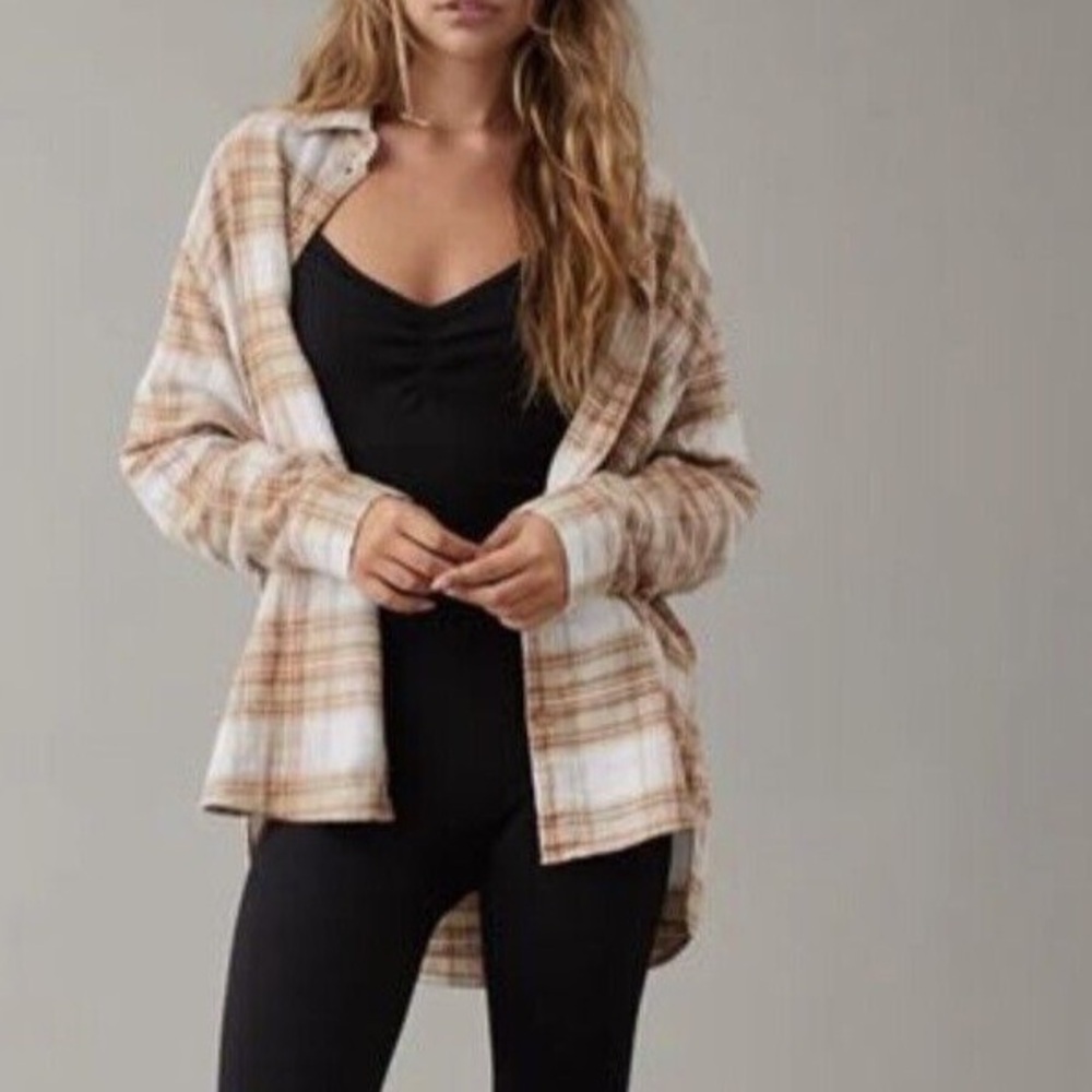 American Eagle Brown Tan Plaid Oversized Button Down Top - Picture 1 of 9